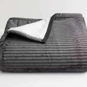 Cuddl Duds Plush Ribbed Sherpa Throw Blanket- Magnet